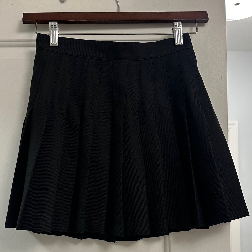 Vintage Adidas Black Pleated Mini Skater Skirt